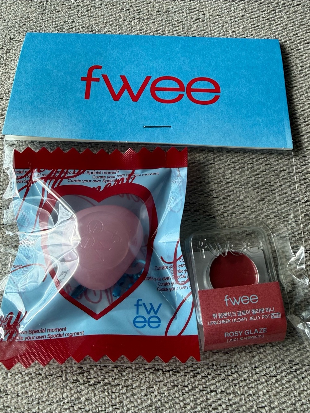 Fwee Lip & Cheek Glowy Jelly Pot Mini & Keychain Set